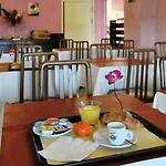 Hotel Contact - Prim - Reims Nord 3*