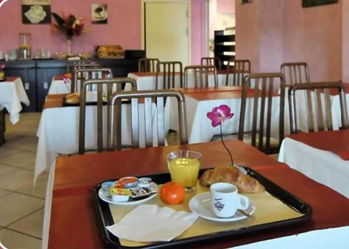 Hotel Contact - Prim - Reims Nord 3*